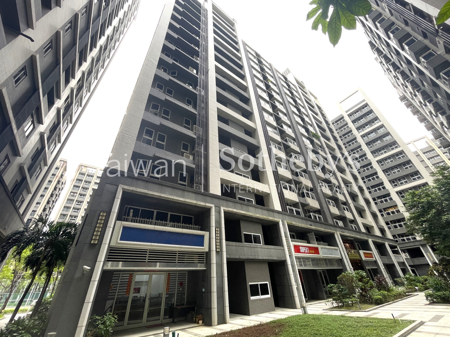 新樹路超級城市黃金店住樓中樓